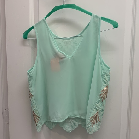 Scalloped Sequin Top - Picture 2 of 3